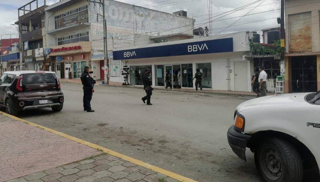 Intenta robar un banco en México con una bomba falsa y toma de rehenes
