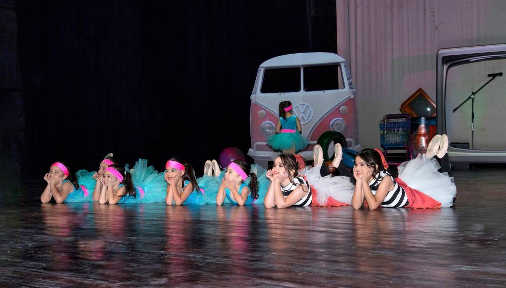Alumnas de Maternal Sabatino durante su participación.