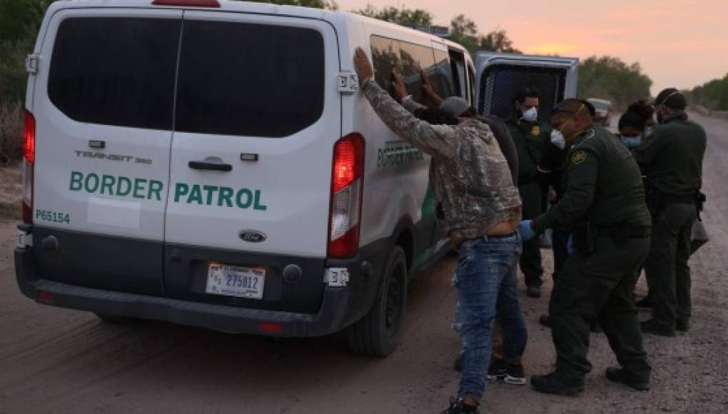 Aumenta arresto de pandilleros camuflados entre familias en frontera de EEUU  