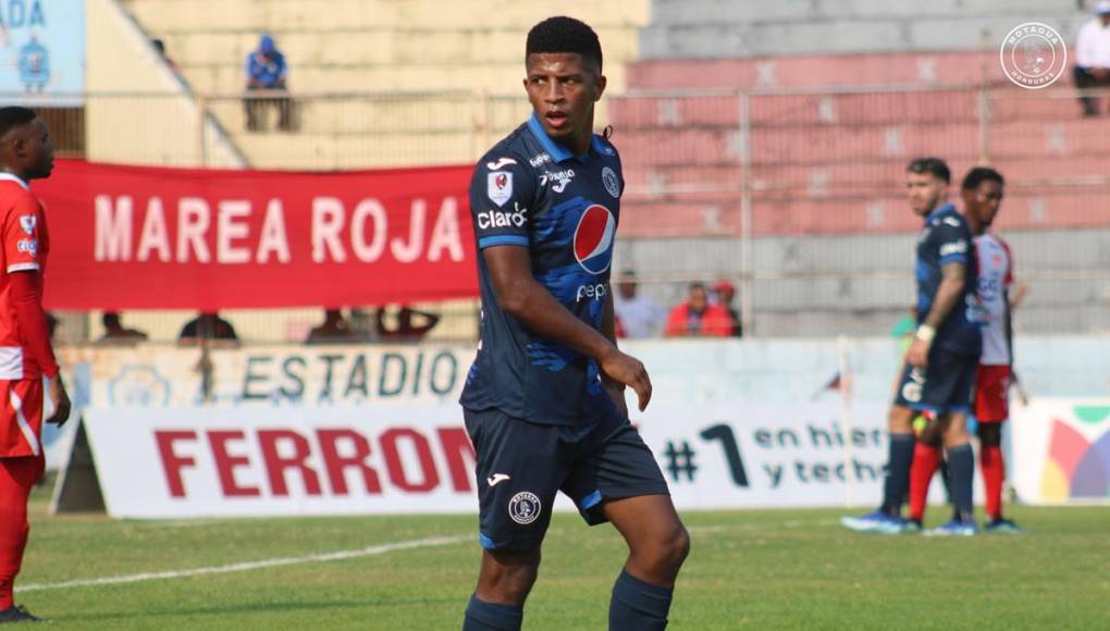 Motagua tiene pendiente la compra del centrocampista panameño Jorge Serrano, quien pertenece al CAI de Panamá, si quiere que continúe en sus filas para el próximo año.