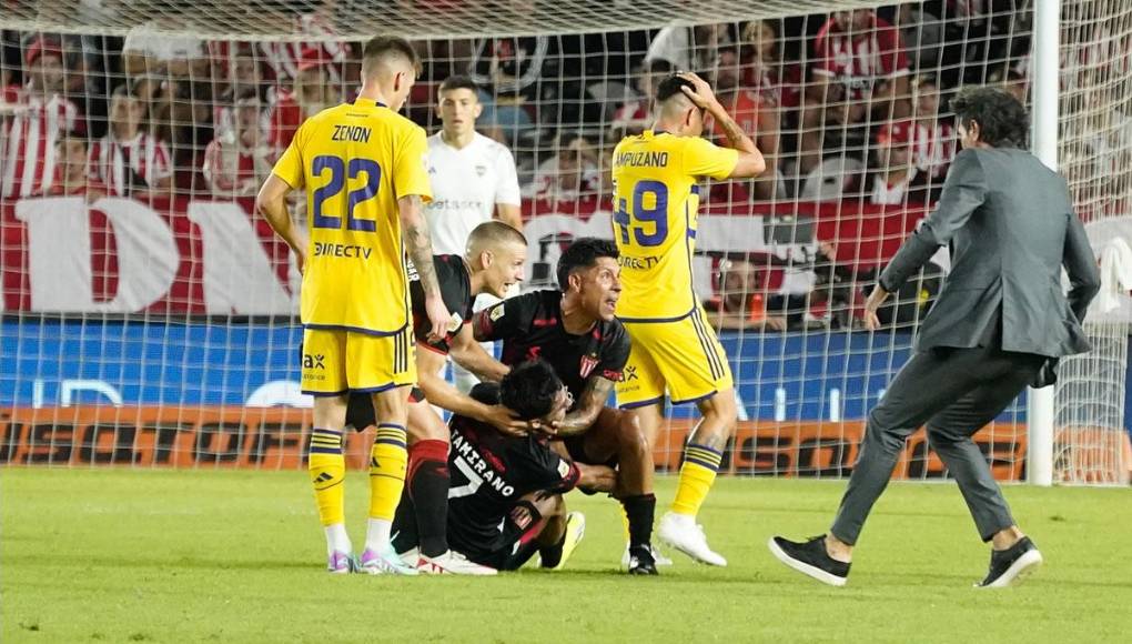 Javier Altamirano sufrió una convulsión en el partido entre su club, Estudiantes de la Plata, y Boca Juniors por la Copa de la Liga del fútbol argentino, informó el equipo ‘Pincha’.