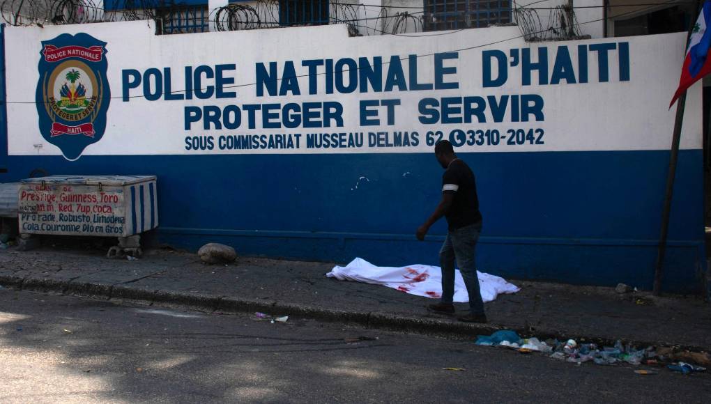 Al parecer, los fallecidos acompañaban al jefe de la banda de Delmas 95, conocido como Ti Greg, abatido el jueves en su bastión por la Policía Nacional de Haití.