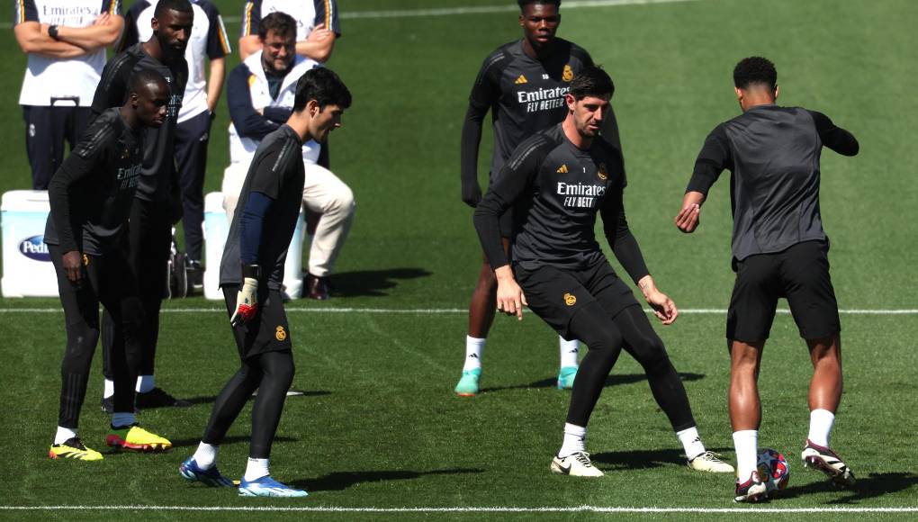 El entrenador Carlo Ancelotti se prepara para la gran batalla y es por ello que mandará a sus mejores jugadores ante el Bayern. 