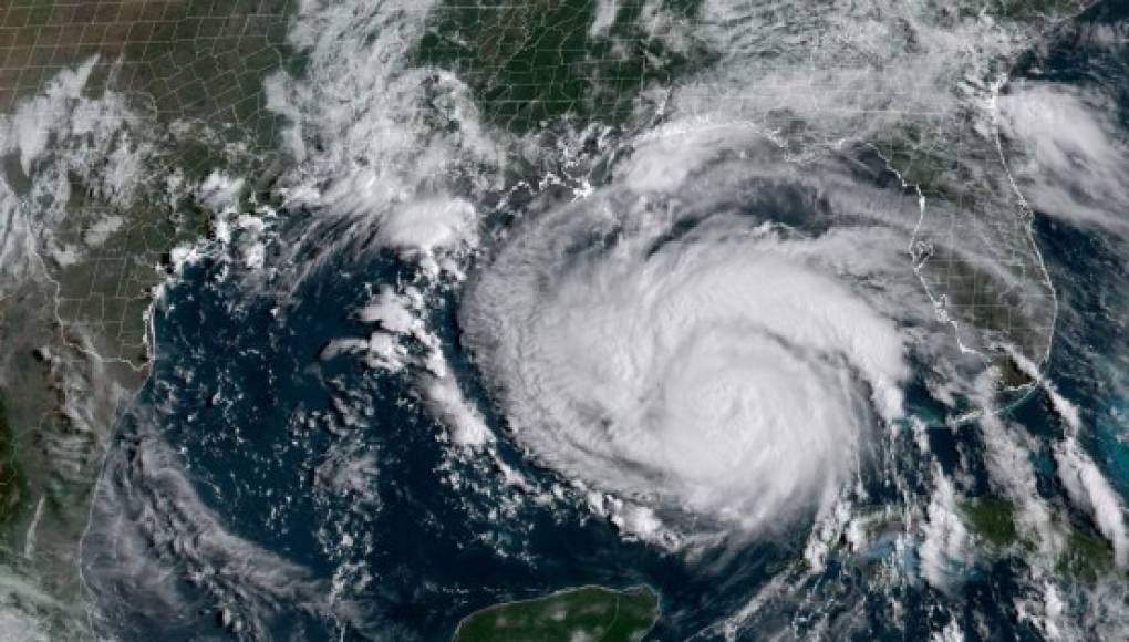 EEUU se prepara para el 'extremadamente peligroso' huracán Ida