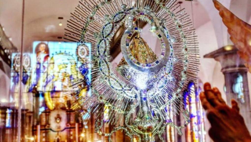 Miles de católicos buscan a la Virgen de Suyapa para pedirle milagros