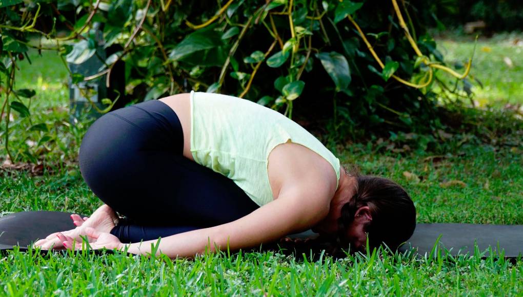 Yoga: armonice su cuerpo y mente desde casa