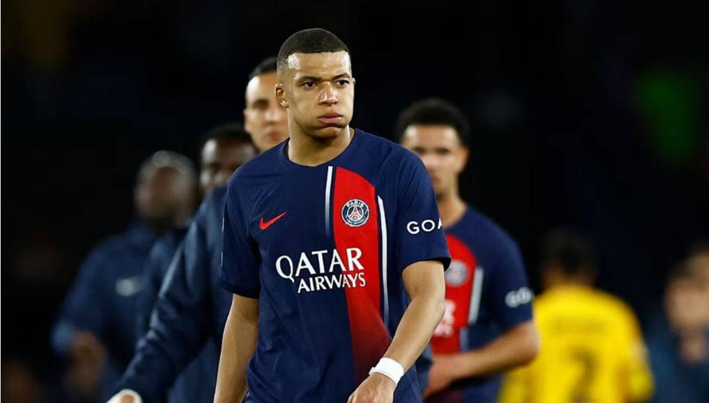 Mbappé, que vive su última temporada en el PSG, firmó una noche para el olvido en el Parque de los Príncipes, donde el Barcelona se impuso y se llevó un triunfo de 2-3, obligando al París Saint Germain a remontar en la vuelta.