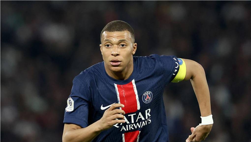 6. Kylian Mbappé cayó al sexto lugar (110 millones de dólares). El delantero francés anunció que dejaría el Paris Saint-Germain después de siete años en la capital francesa, donde se convirtió en el máximo goleador de todos los tiempos del club, y se espera que el jugador de 25 años se una al gigante español Real Madrid en la próxima temporada.