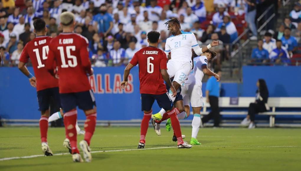 Bryan Róchez - Ingresó al minuto 64 para tomar el lugar de Bengtson en la ofensiva, pero pasó desapercibido durante la media hora que estuvo en el campo. El delantero del Leiria de Portugal tuvo muy poco contacto con la pelota y no dispuso de ocasiones de gol.