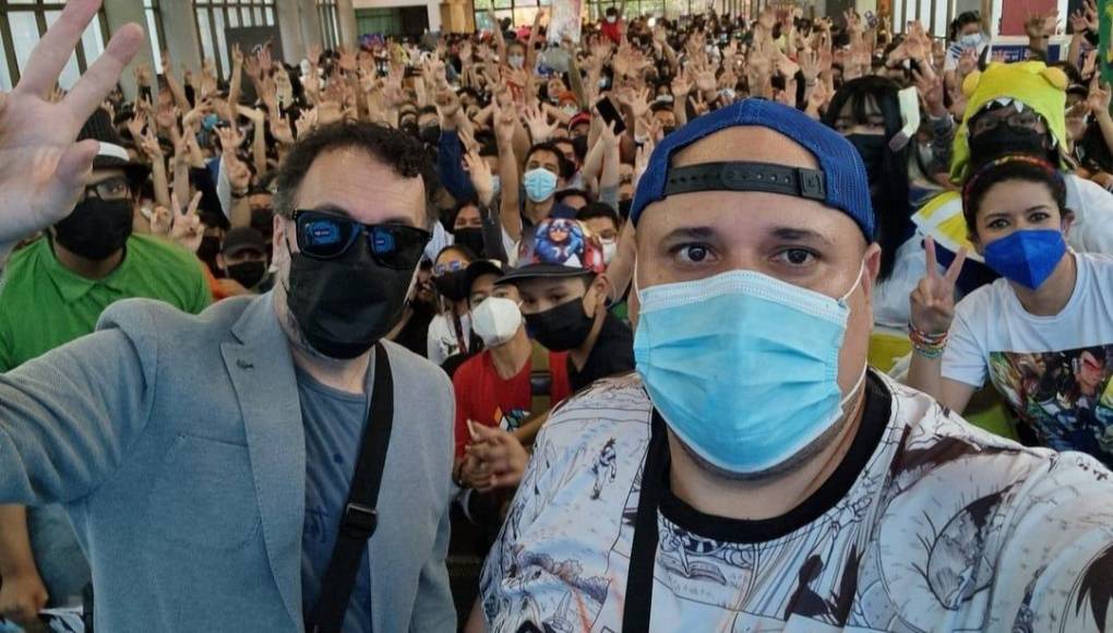 ”Esto me ha parecido impresionate que mi marca la porten en el cuerpo más de 100 jóvenes, que sienten cariño por Anime World Convetion”, explicó Argueta.