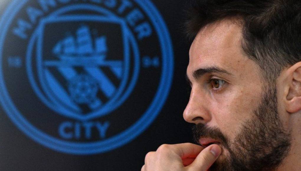 Según Diario Sport, Bernardo Silva interesa y mucho en el FC Barcelona de cara a la próxima campaña. 