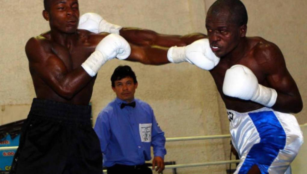 Muñeco perdió su invicto a manos del “Escorpión” Ruiz.