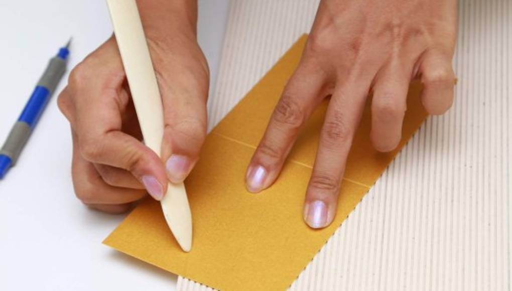 Personalice sus tarjetas y cajitas de regalos