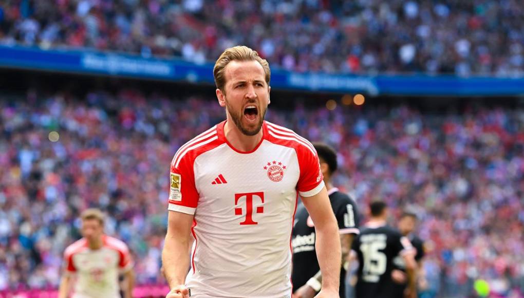 1 - Harry Kane (Bayern Munich): El delantero inglés tiene 72 puntos, por 36 goles. A pesar de estar en su primera temporada en Alemania, lidera de manera indiscutible la tabla de goleadores en las ligas europeas. En 32 encuentros de la Bundesliga, el exjugador del Tottenham ha anotado 36 dianas, y parece poco probable que alguien pueda igualarlo. Tiene prácticamente asegurada la Bota de Oro.