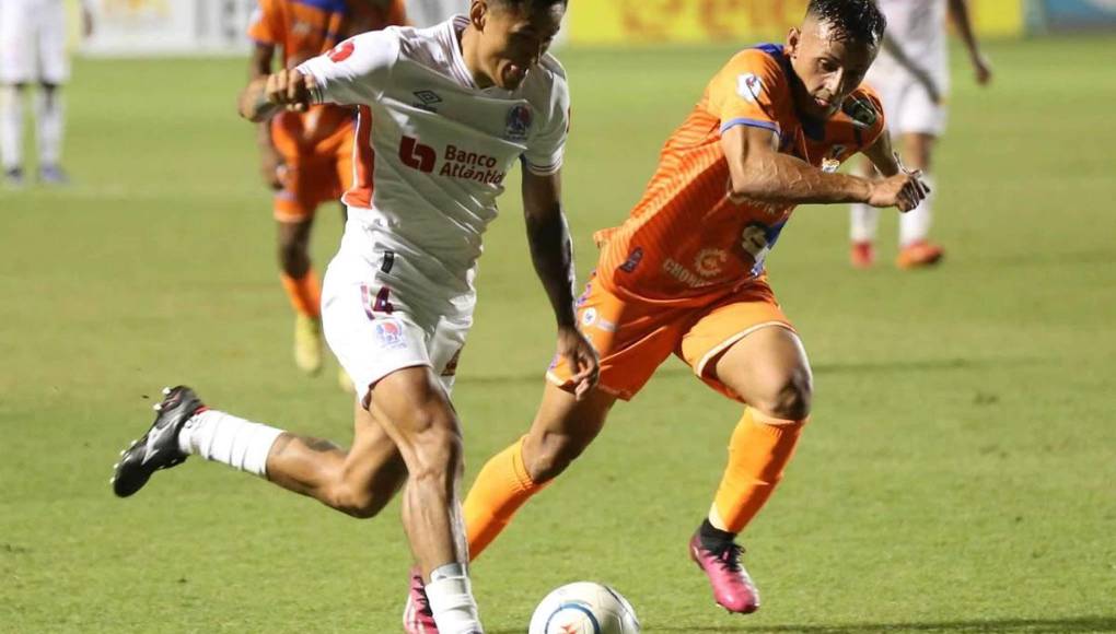 Andy Najar volvió a ser titular y voló por la banda derecha frente a la UPN.