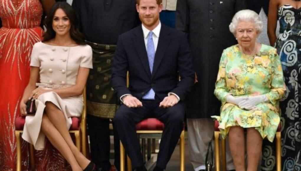 Miembros de la familia real británica están 'encantados' con nacimiento de la hija de Meghan y Harry