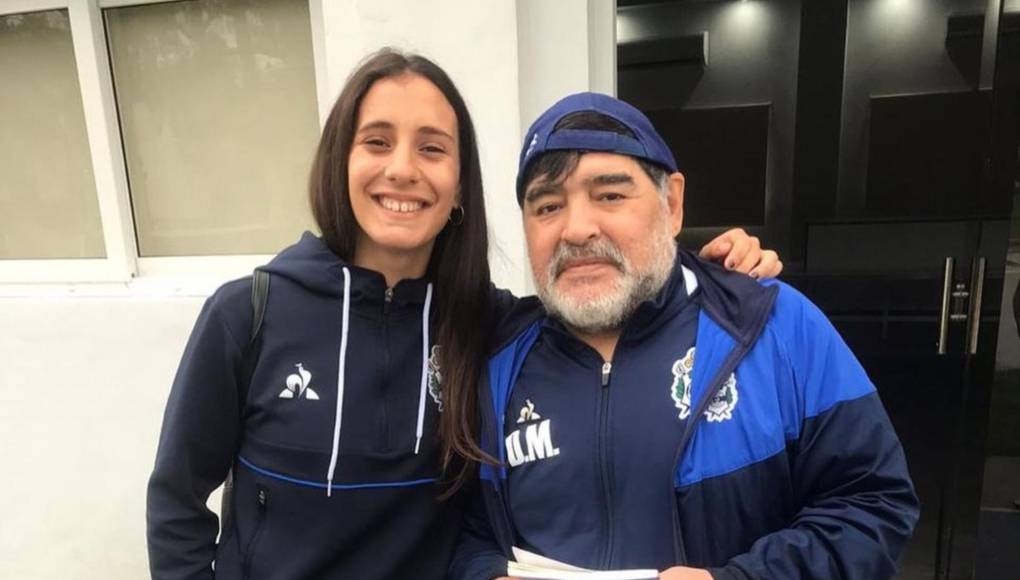 Iara es una foto inolvidable ya que tuvo el lujo de compartir en su momento con Diego Maradona. 