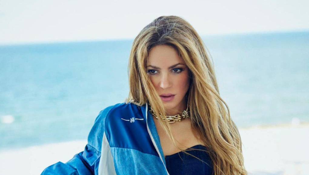 Shakira estaría saliendo con un exjugador de la NFL, muy al estilo del romance de Taylor Swift y Travis Kelce, el ala cerrada de Kansas City Chiefs. En el caso de la artista colombiana, se dice que estaría saliendo con Julian Edelman, exreceptor abierto de los New England Patriots.