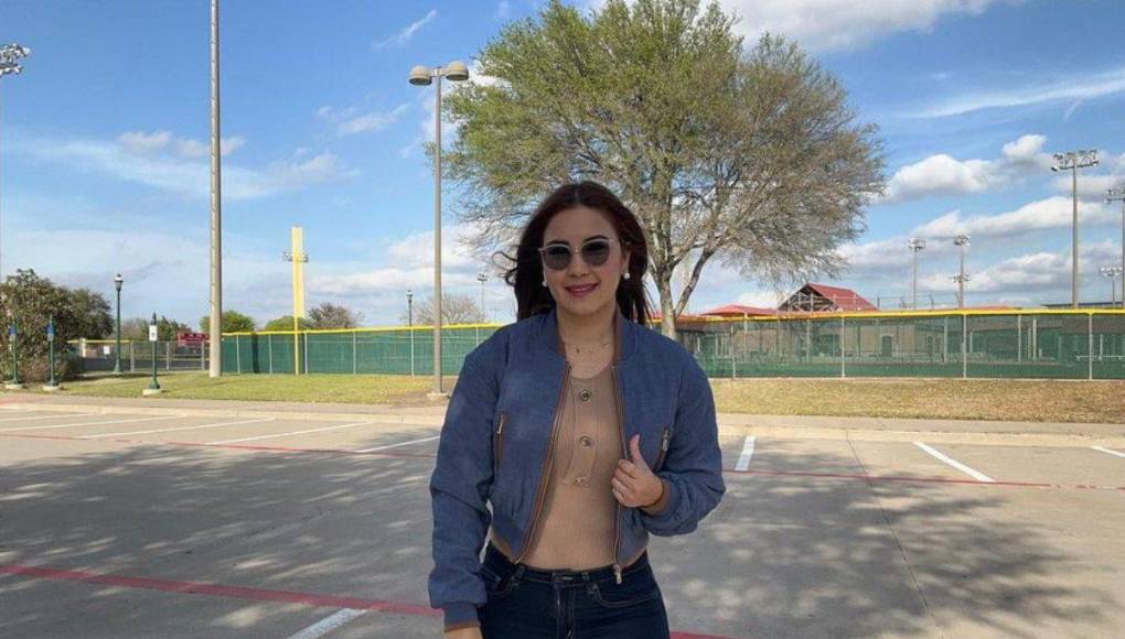 Jenny Fernández: Bella periodista hondureña que cautiva en Texas, Estados Unidos.