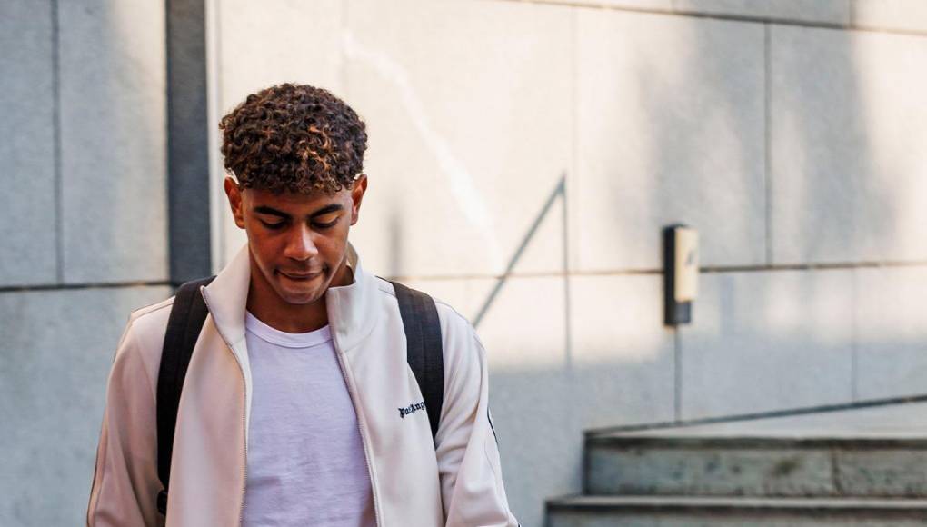 Lamine Yamal cuenta con 16 años de edad. Su gran campaña con el FC Barcelona tiene ilusionado a los aficionados.