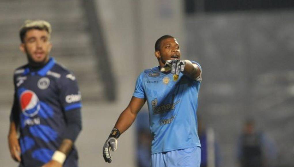 Buba López volvió al arco titular del Real España y se lució con agrandes atajadas. Fue el “culpable” de que Motagua no se llevara el triunfo.