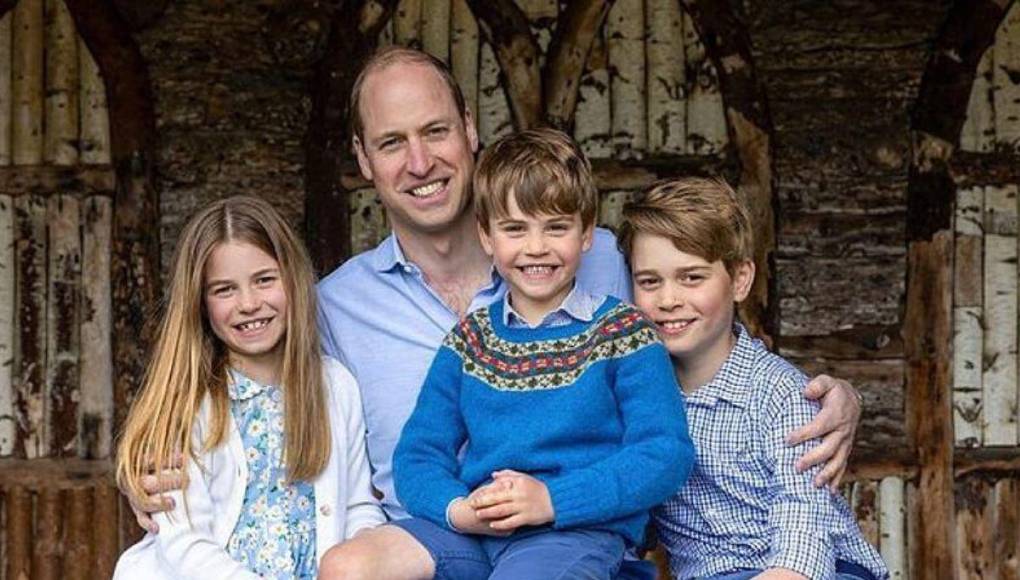 A pesar de la dimensión pública de su diagnóstico, ha sido primordial tanto para ella como para el príncipe Guillermo, gestionarlo en el ámbito familiar de la mejor manera: “Esto, por supuesto, fue un gran shock, y William y yo hemos estado haciendo todo lo posible para procesar y manejar esto en privado por el bien de nuestra familia. Como pueden imaginar, esto ha llevado tiempo”.