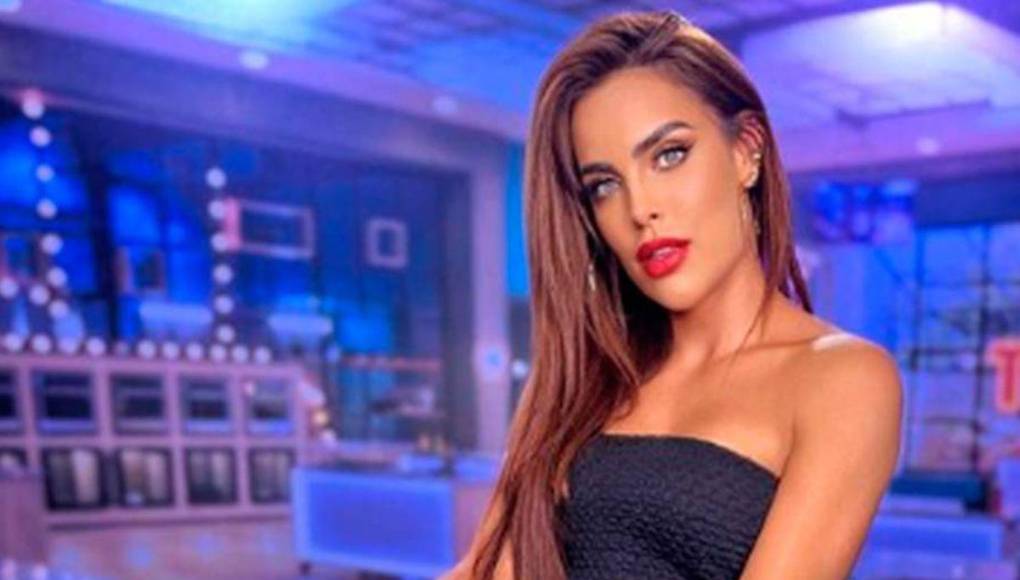 Siguió narrando que Sara de pronto comenzó a mandarle mensajes halagando a sus hijas o saludándola, mensajes que Bazán nunca respondió, sin embargo, dijo que ese momento coincide en el que ella comenzó a llevarse mejor con su ex esposo y que hubo mucha comunicación, pero que cuando él volvió con la rusa, de nuevo comenzaron los problemas entre ellos.