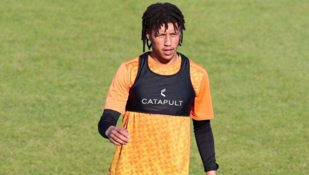 El futbolista sudafricano Luke Fleurs murió a sus 24 años al recibir un disparo. 