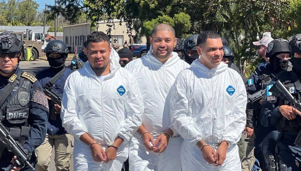 Alrededor de 41 hondureños acusados de traficar con drogas y lavado de activos enfrentan juicio en Estados Unidos desde 2014, algunos solicitados en extradición y otros que se entregaron a las autoridades de ese país.