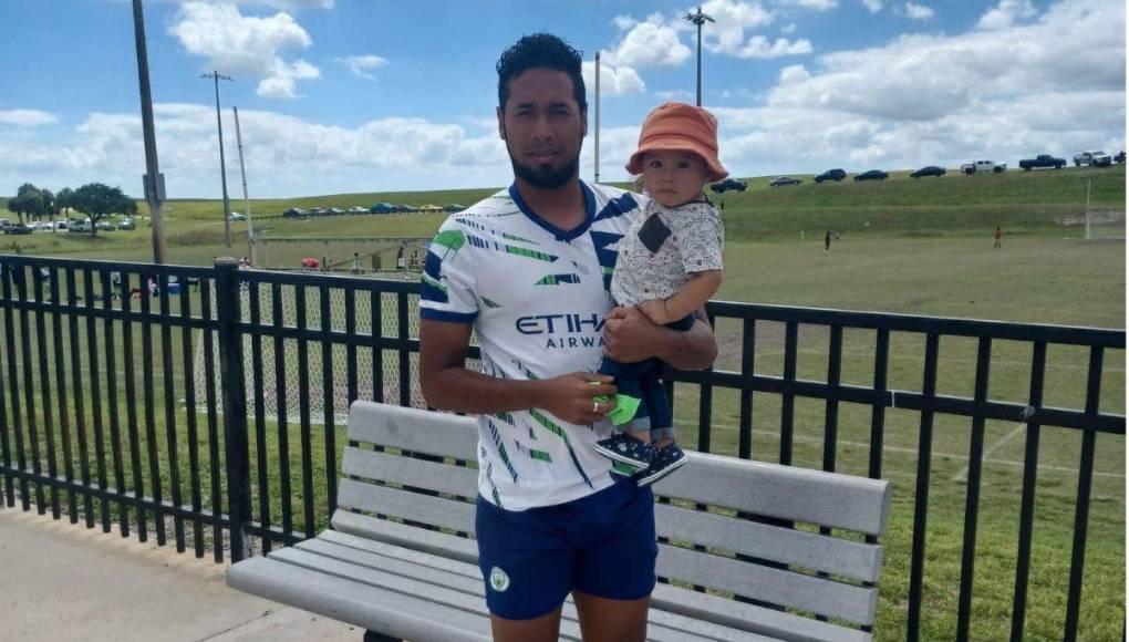Así luce Allan “Pilín” Cárcamo tras olvidarse del fútbol hondureño para tener una mejor vida en Estados Unidos, país del “sueño americano”.