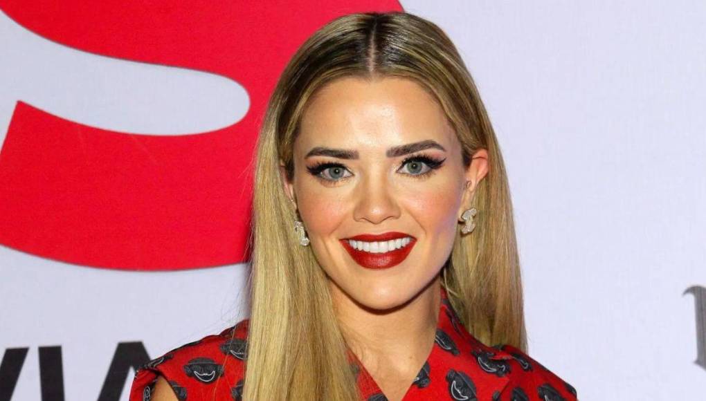 La actriz comentó que Telemundo supuestamente la obligó a participar en el reality ‘Los 50’ donde tuvo una fuerte pelea con Manelyk, misma que confesó, estuvo planeada por la producción.