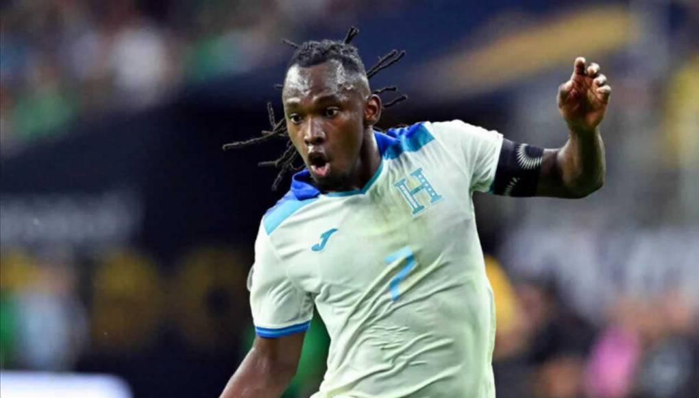 Baja: Debido a su traumatismo craneal, Alberth Elis no está disponible para el repechaje y probablemente tampoco para la Copa América de lograr clasificar.