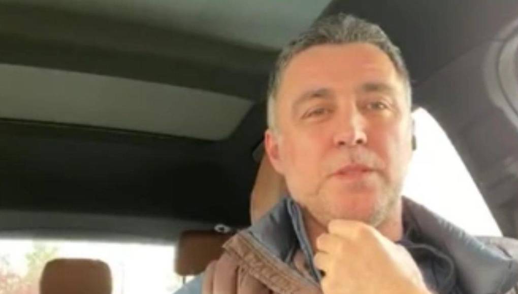 El autor del gol más rápido de la historia de los Mundiales, comenzó su aventura estadounidense en Washington hasta que se mudó a San Francisco. Antes de ser conductor decidió abrir una cafetería y una panadería, pero tuvo que cerrarlas tras las presiones al trascender su identidad