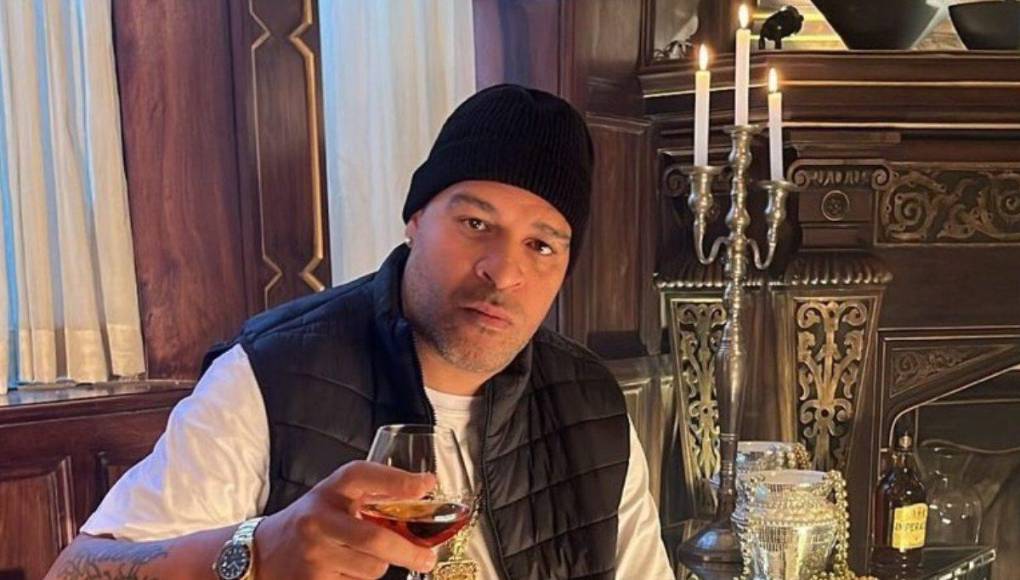 Adriano, el ex delantero que brilló en el Inter de Milán, habría mantenido varios encuentros con dos figuras populares de su país.