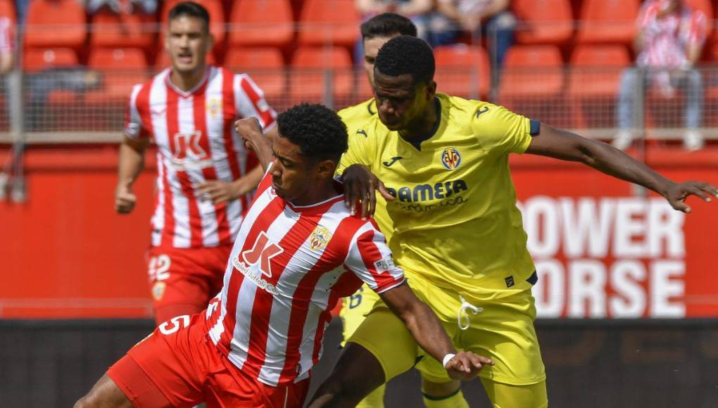 Choco Lozano fue titular y aprovechó la oportunidad al marcar un gol. Sin embargo, para su mala fortuna, el Almería terminó perdiendo 1-2. 