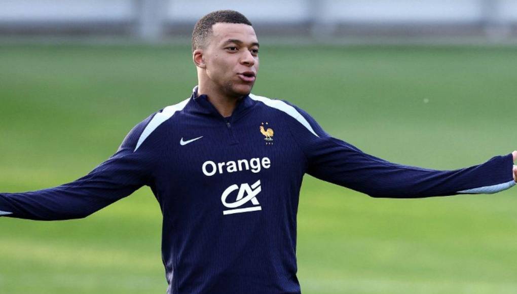 En la Eurocopa me centraré en la selección”. Y es por eso que decía que si no ha anunciado nada todavía “es porque no tengo nada que anunciar”, afirmó Kylian.