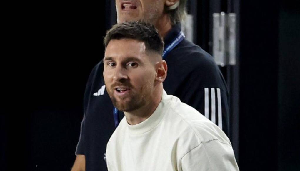 Tanto el periodista Fernando Schwartz de FOX Sports como Felipe Galindo en RG La Deportiva revelaron los cruces que se dieron en los vestuarios de Inter Miami, que involucraron a las figuras del equipo local, al cuerpo arbitral y al Tano Ortíz.