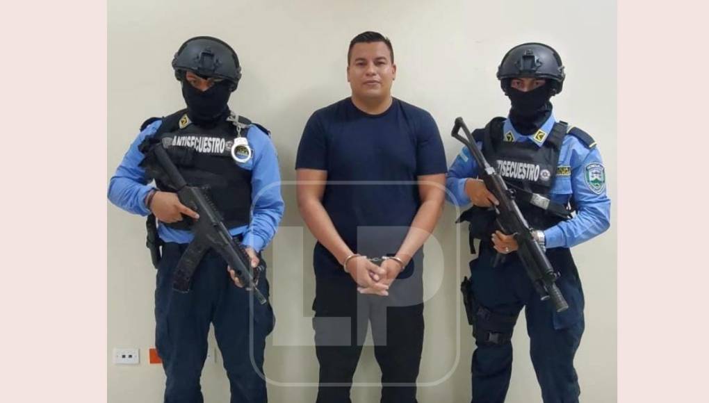 De acuerdo a la investigación de las autoridades, el “modus operandi” de los agentes era llamar a las víctimas a un punto y usando buses de la misma institución las subían a bordo para llamar a sus familiares y pedirles el rescate.