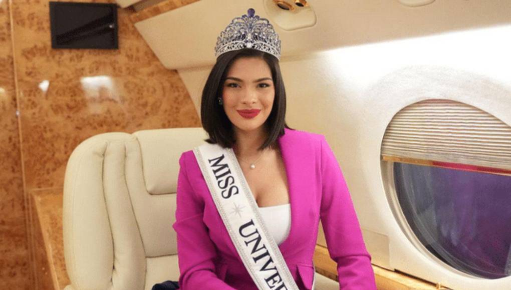 Luego de conocerse la noticia de que la actual Miss Universo, Sheynnis Palacios, está en exilio junto a sus familiares debido a la dictadura orteguista de Nicaragua, su compatriota, el periodista Lucho Borrego, reveló que franquicia de su país escogera a su próxima candidata en Estados Unidos.