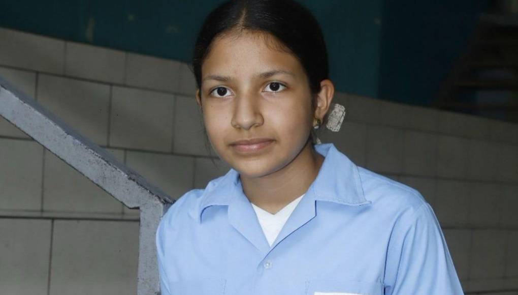 Agregó que su clase favorita es Ciencias Naturales y que en sus tiempos libres aprovecha a leer para llenarse de conocimientos que le servirán para un futuro.