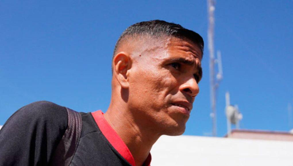 Juan Pablo Montes: Está en veremos la continuidad del zaguero central en Olimpia para la próxima temporada. Todo indica de que no seguirá en el cuadro albo.