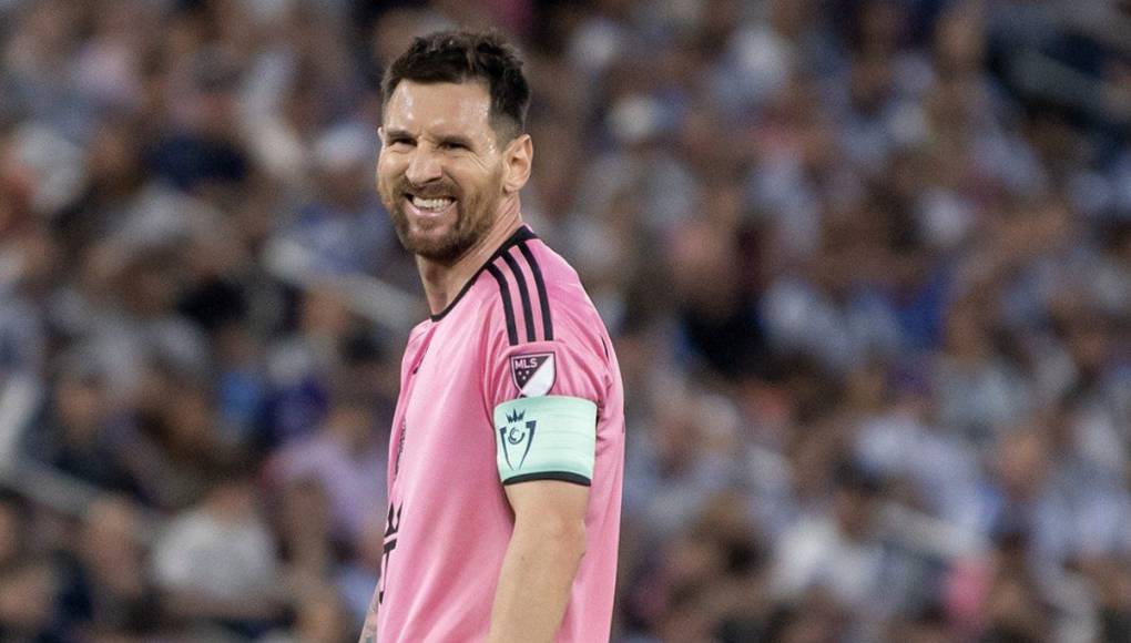 Messi no podía creer el hecho de que el Monterrey les pasó por encima.