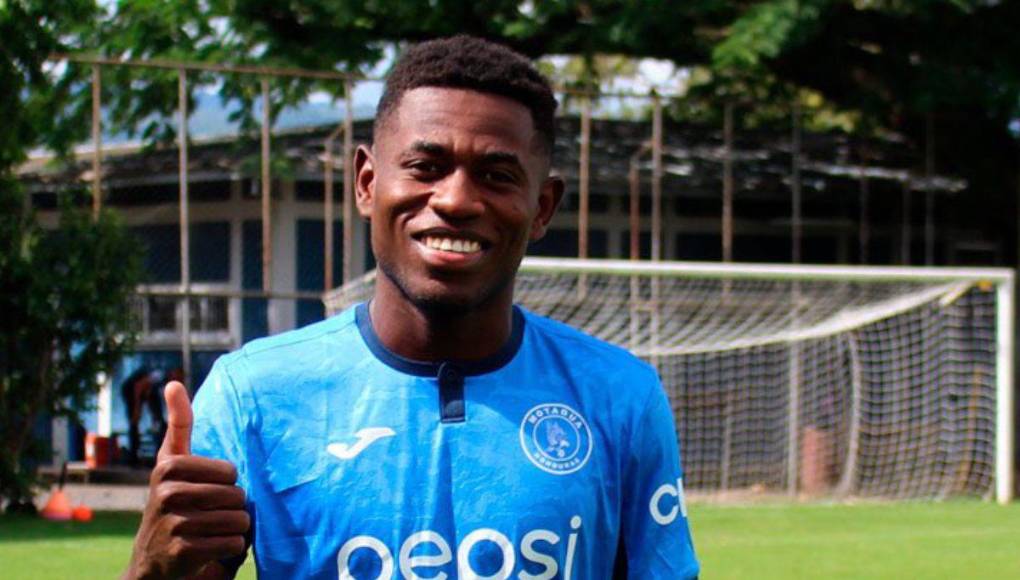 Wesly Decas: El lateral zurdo ha sido ratificado para continuar en Motagua.