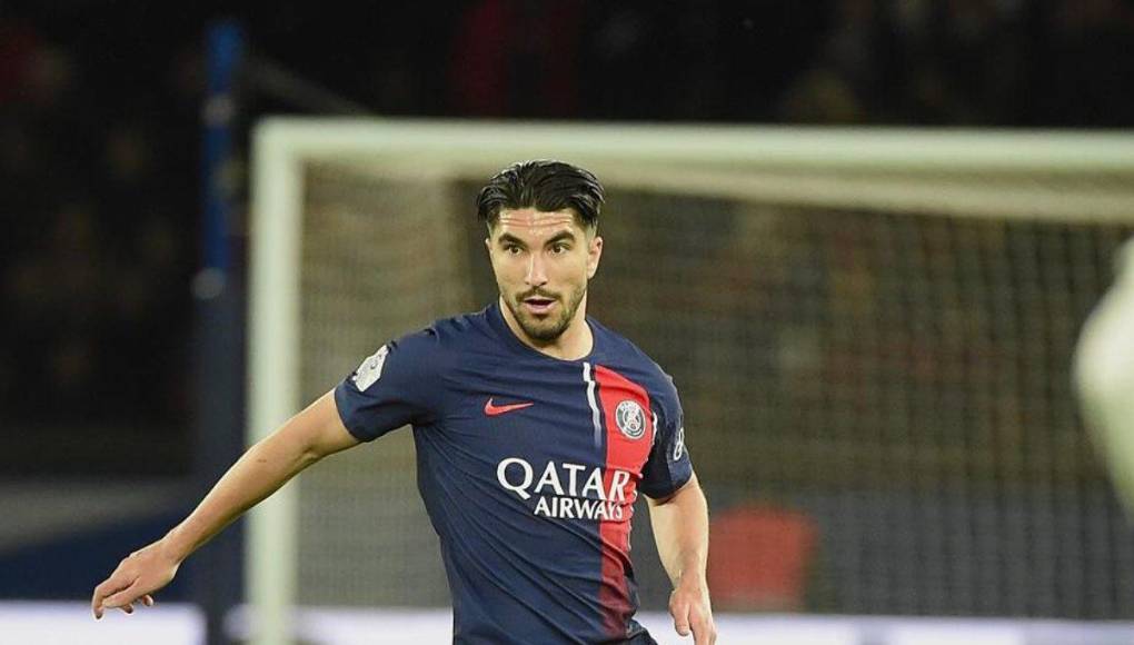 Carlos Soler: El volante español sería otro de los jugadores que se estaría marchando del PSG a partir de la próxima campaña. 