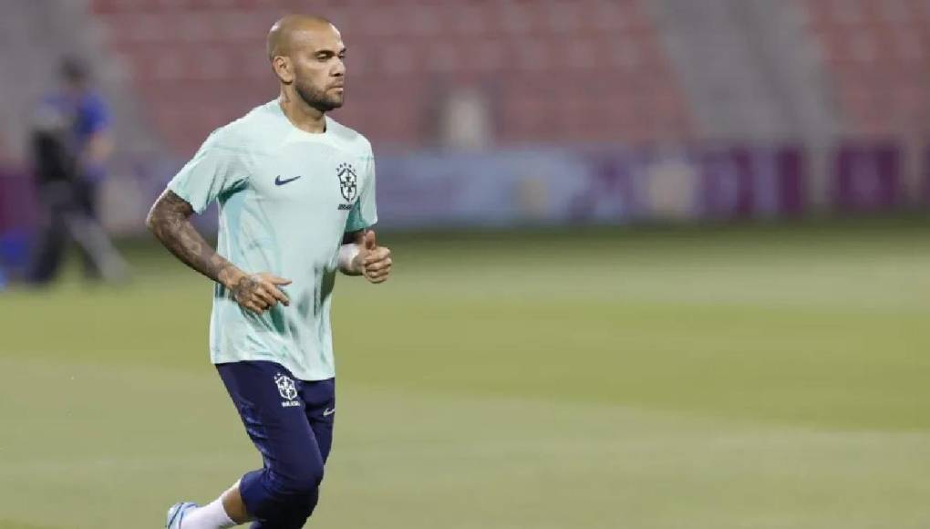 Con estas palabras Dani Alves busca desmentir unas supuestas declaraciones publicadas por el diario español ‘El Periódico’.