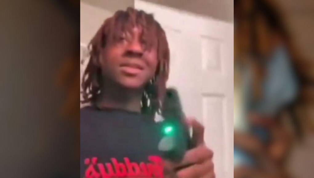 En redes sociales y en medios internacionales la noticia de la muerte de Rylo Huncho, de 17 años, se ha difundido con mucha fuerza y es que además de ser una de las jóvenes promesas en el género del rap en Estados Unidos, su fallecimiento ocurrió por un terrible descuido mientras el joven sostenía un arma. De acuerdo con lo que se sabe, el incidente ocurrió entre la madrugada del viernes 17 de mayo y el sábado 18 de mayo.