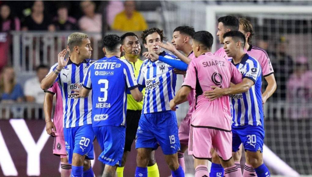  Debido a algunas decisiones, las figuras del equipo que dirige Gerardo Martino fue a buscar al árbitro guatemalteco Walter López a los vestuarios. 