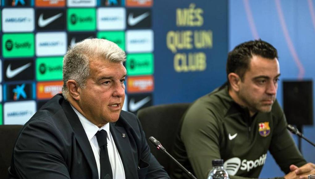 Este viernes, la radio catalana RAC-1 indicó que el presidente del club, Joan Laporta, había tomado la decisión de prescindir del entrenador catalán. Una información confirmada por el periódico Sport, mientras que, por su parte, el diario AS indica que el club está ya en busca de un sustituto.