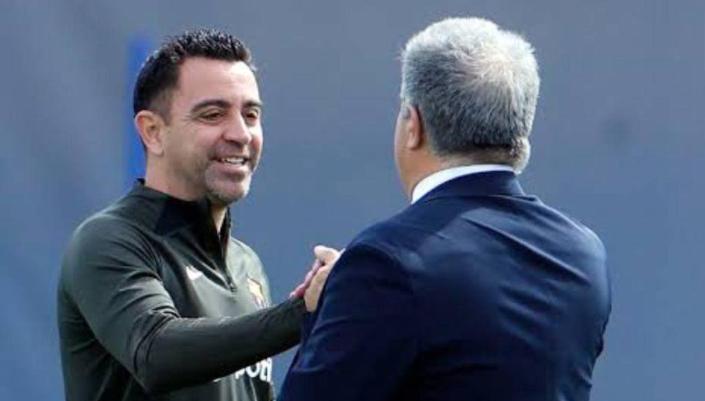 La semana que viene será el momento de volver a hablar con Xavi y anunciar el cambio en el banquillo, decisión que ya ha tomado Laporta y que solo podría evitar otro giro radical de los acontecimientos, algo nunca descartable en el Barça en los últimos tiempos.
