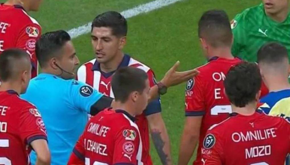 El hondureño Said Martínez fue el encargo de impartir justicia en el clásico Chivas vs América por la ida de octavos de final de la Copa de Campeones de Concacaf.